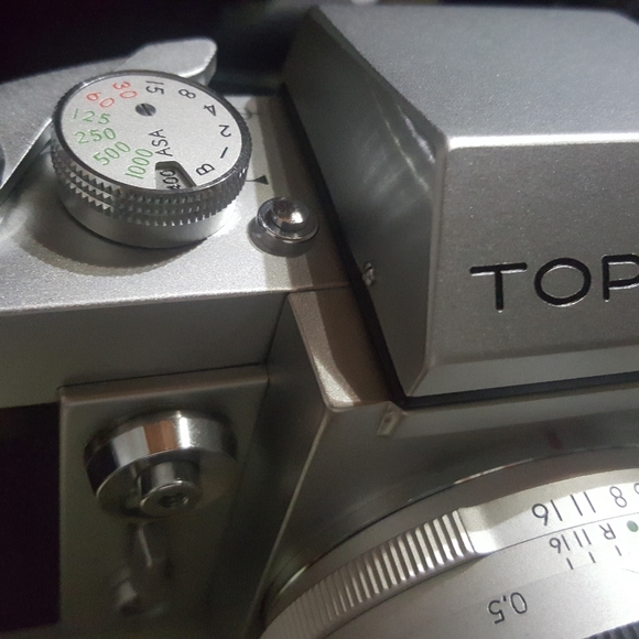 Topcon RE Super Camera & Tokyo Kogaku RE Auto - Topcor 5.8cm F1.4 Lens - Picture 6 of 16